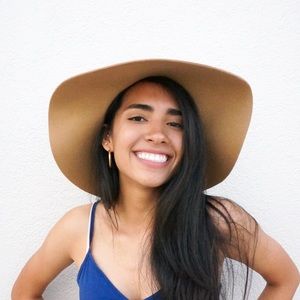 Meet your Posher, Ella